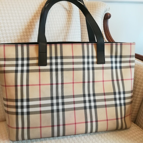 Burberry Handbags - Burberry plaid tote